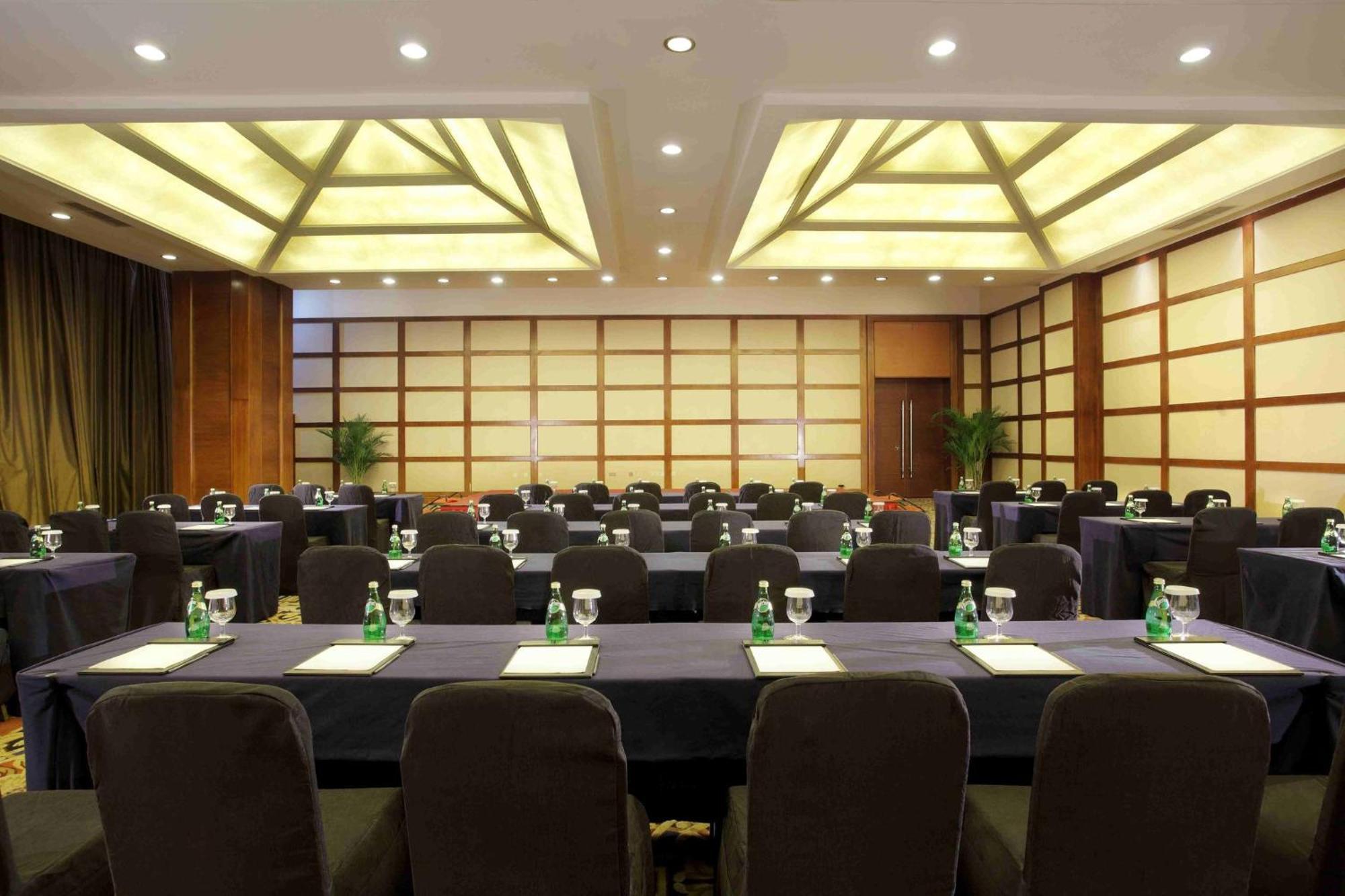 Holiday Inn Chengdu Century City-Easttower Exterior foto
