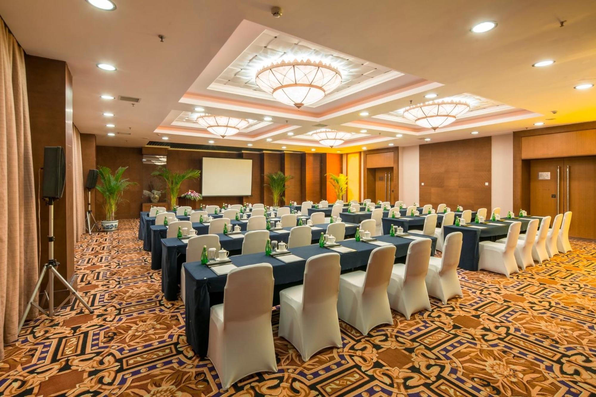 Holiday Inn Chengdu Century City-Easttower Exterior foto
